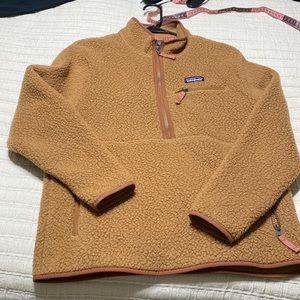 Patagonia Fleece pullover size medium. Earthy rust color.